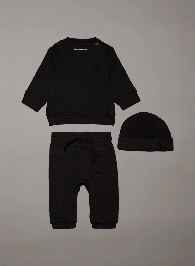 كالفن كلاين جينز طقم هدايا من ملابس مبطنة للأطفال حديثي الولادة
