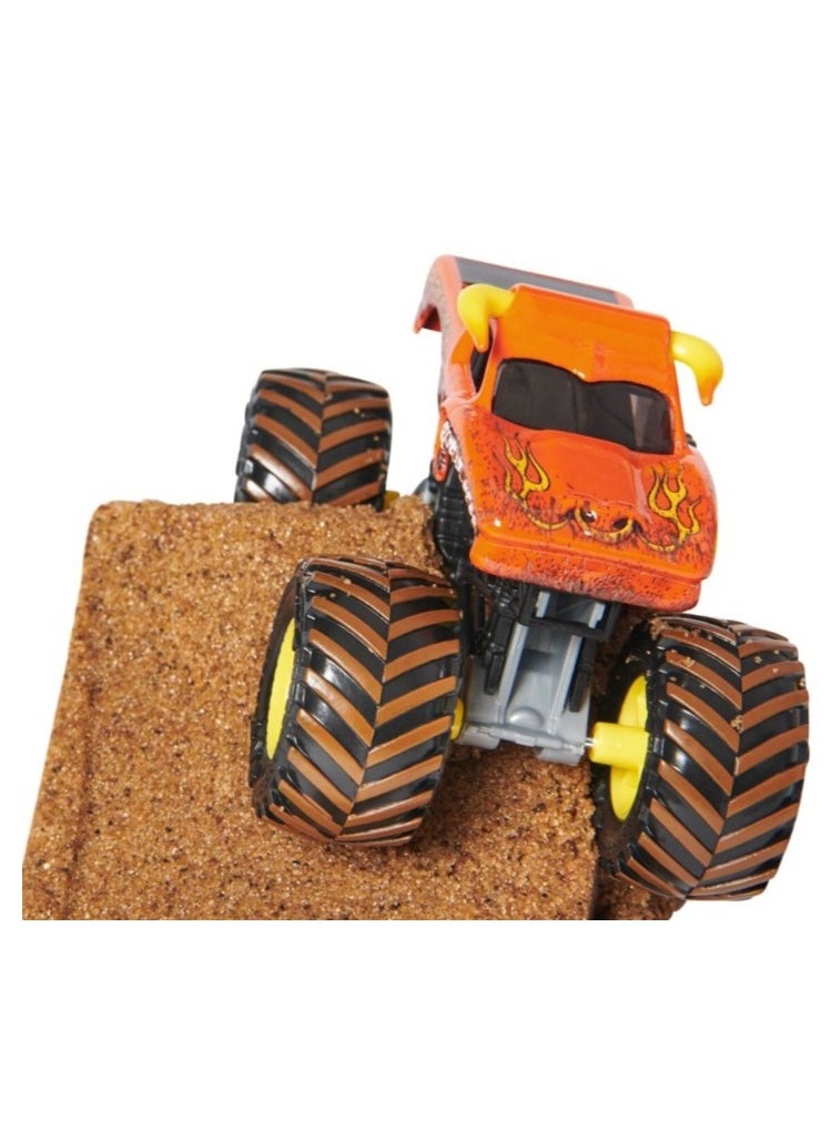 SPIN MASTER Monster Jam Dirt Starter Set 1:64 Scale Vehicle  - Image 3