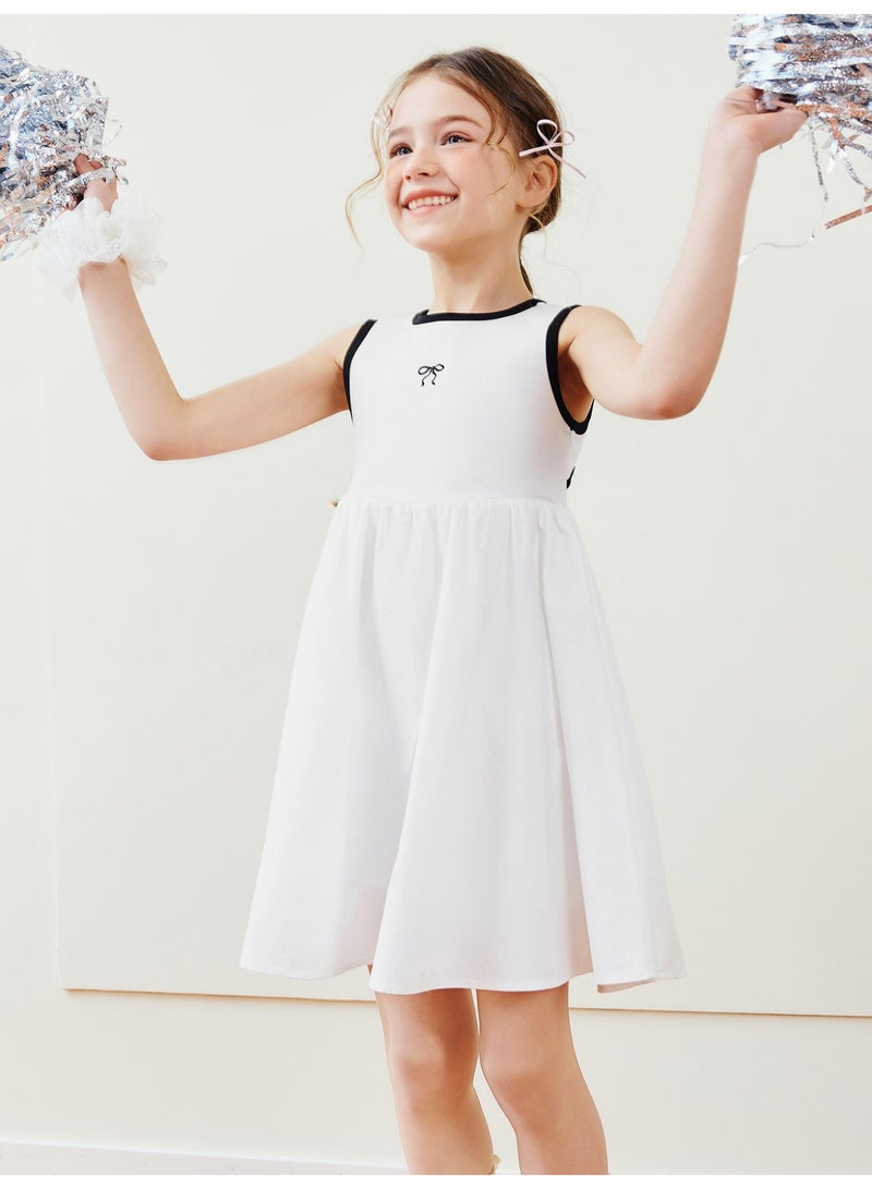 mini bala Girls Chic Sleeveless Dress, Soft Breathable Cotton Fabric, Contrast Trim, Bow Embroidery, Back Cutout Detail, Flared Skirt, Ideal for Daily Wear, School Events and Special Occasions Children's Dress - Image 2