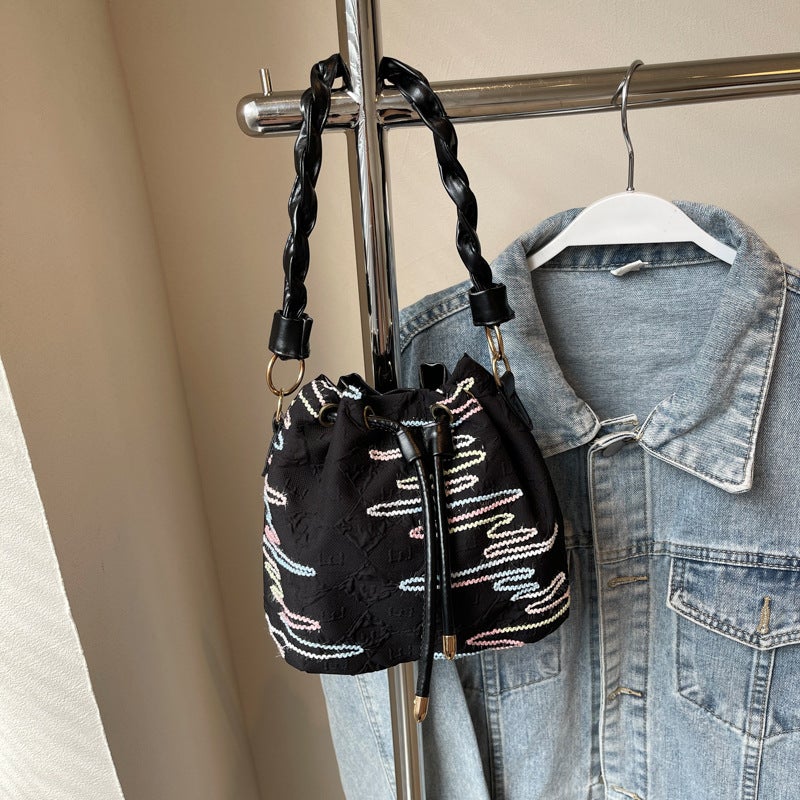 Korean Popular Canvas Bag Women'S Fashionable Fashionable Shoulder Crossbody Bag Niche Portable Bucket Bag - Image 4