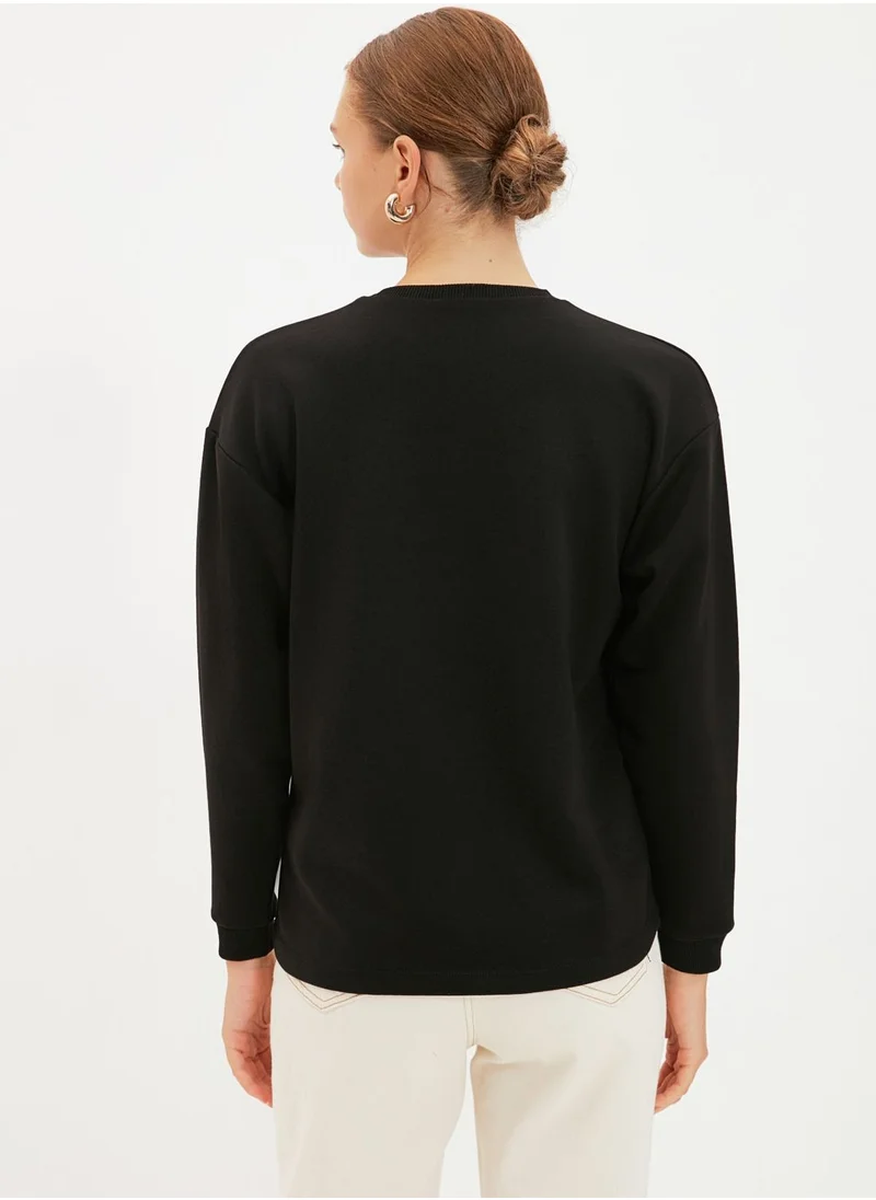 trendyol Crew Neck Graphic Sweatshirt