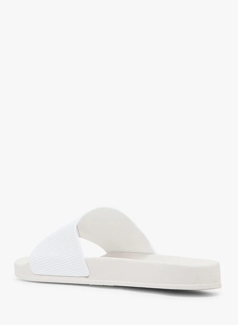 برايف سول Falcon Slides Sandals