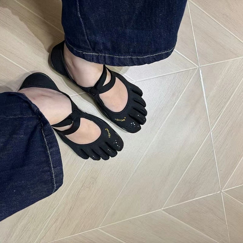 Women's Five-Finger Training Shoes - Image 4