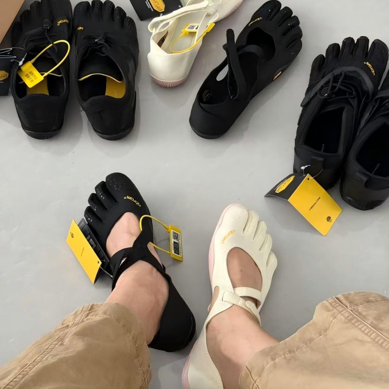 Women's Five-Finger Training Shoes - Image 1