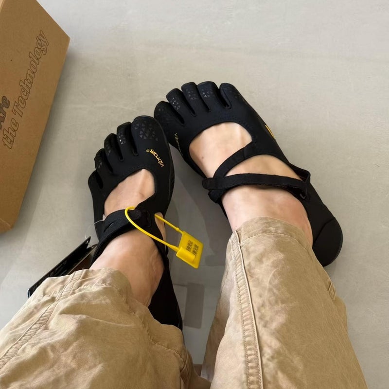 Women's Five-Finger Training Shoes - Image 3