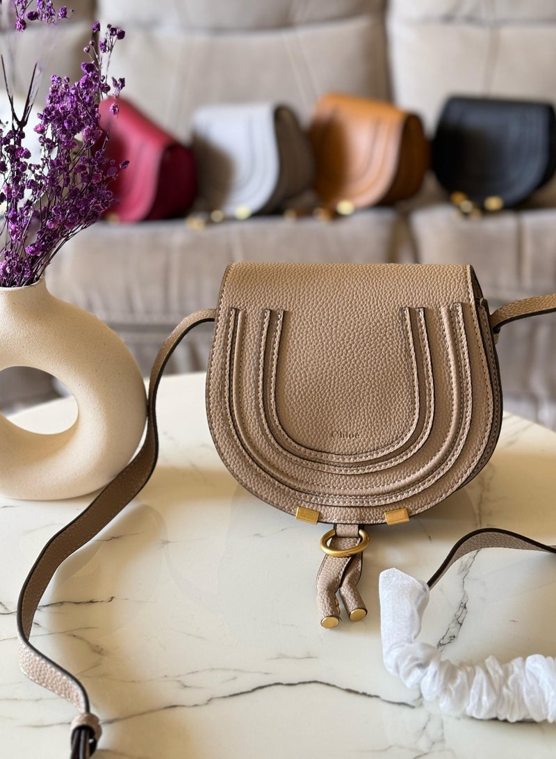 Minimalist Everyday Crossbody 