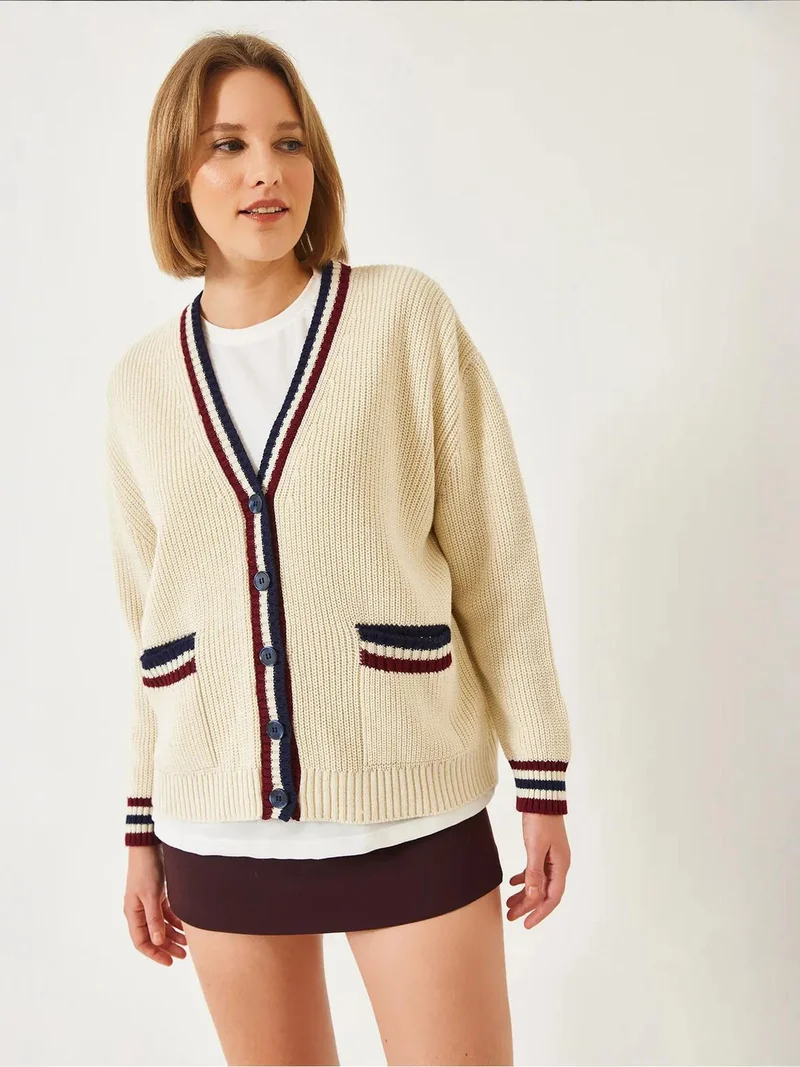 Bianco Lucci LUCCI Patterned V-Neck Ribbed Cardigan with Pockets