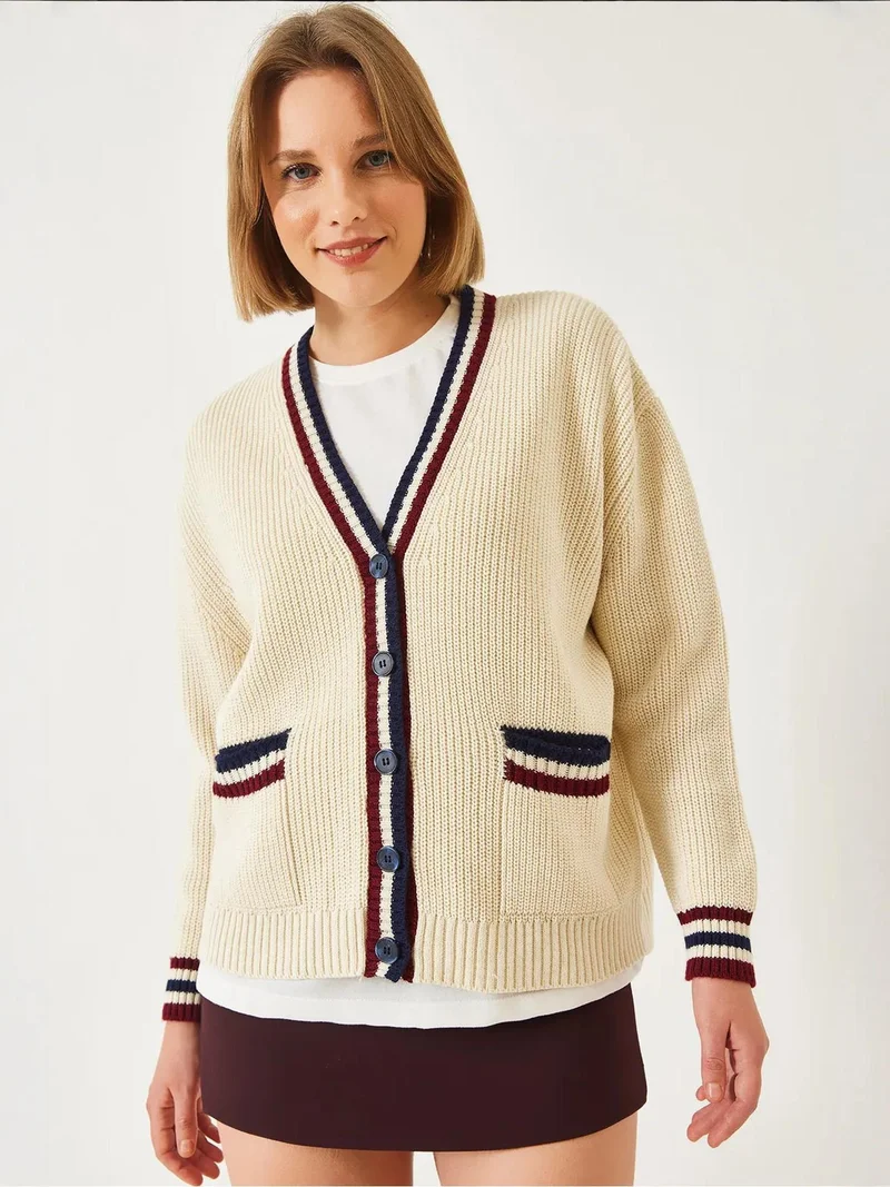 Bianco Lucci LUCCI Patterned V-Neck Ribbed Cardigan with Pockets