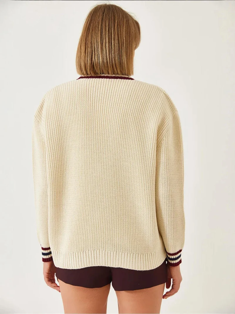 Bianco Lucci LUCCI Patterned V-Neck Ribbed Cardigan with Pockets