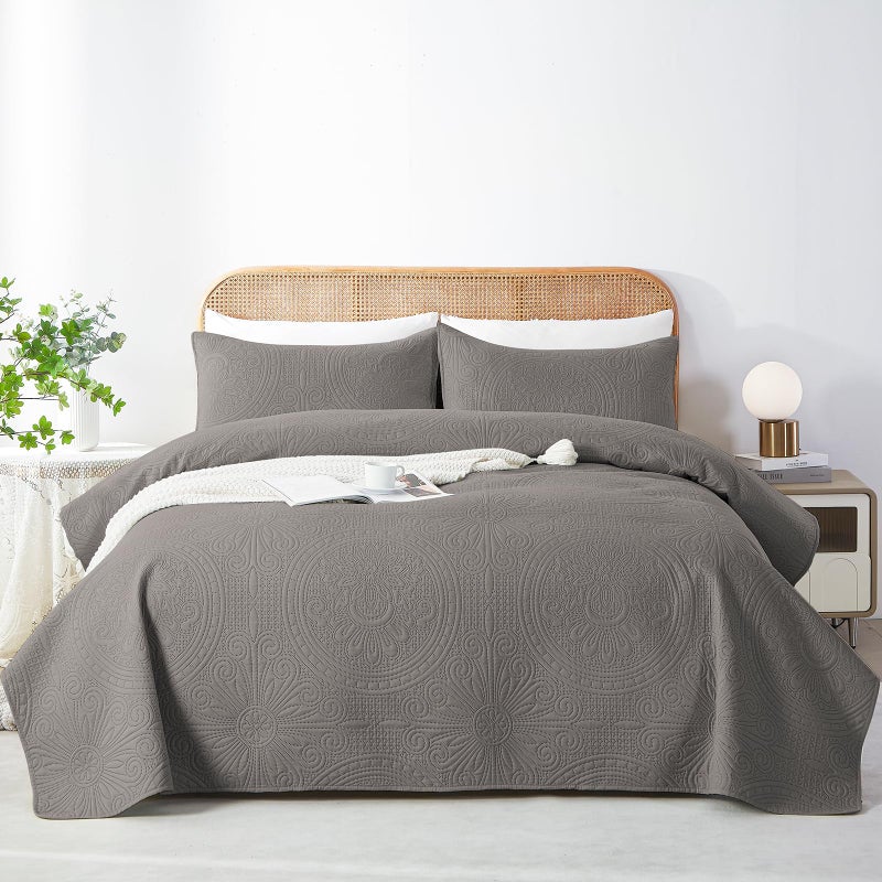 Wuruibo Grey Full/Queen Quilt Bedding Set  3 Pieces Lightweight Bedspreads With Pillow Shams  Microfiber Modern Thin Coverlet  Summer Quilted Comforter For All Season (1 Quilt  2 Shams) - Image 1