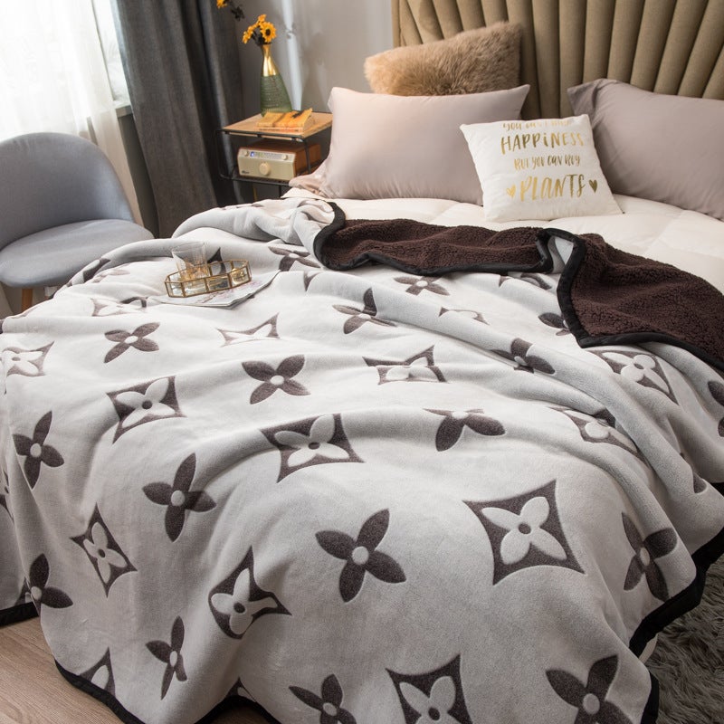 Green Lucky Four-Leaf Clover 180x200CM Premium Double-Sided Print Flannel Blanket - Soft All-Season Air Conditioning Throw for Office Nap & Travel - Image 2