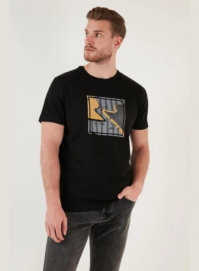 بوراتي تيشيرت رجالي قطن % بقصة ضيقة وطبعة بوراتي