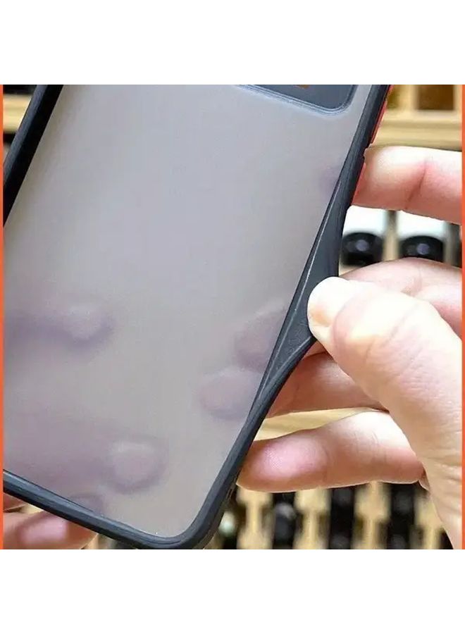 غلاف هاتف شفاف بلوري أسود اللون بتصميم مطفي غير لامع لـ Redmi A3x، مع حواف ناعمة وملمس حريري. - Image 4