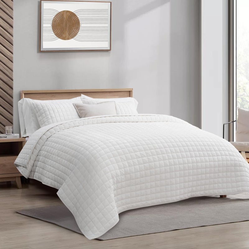 RECYCO Luxury Velvet Quilt Set Full Queen Size Bedding Sets, Ultra Soft Velvet Comforter Set, Lightweight Channel Box Stitch Oversized Bedspread Coverlet for All Season, with 2 Shams, Bright White - Image 3
