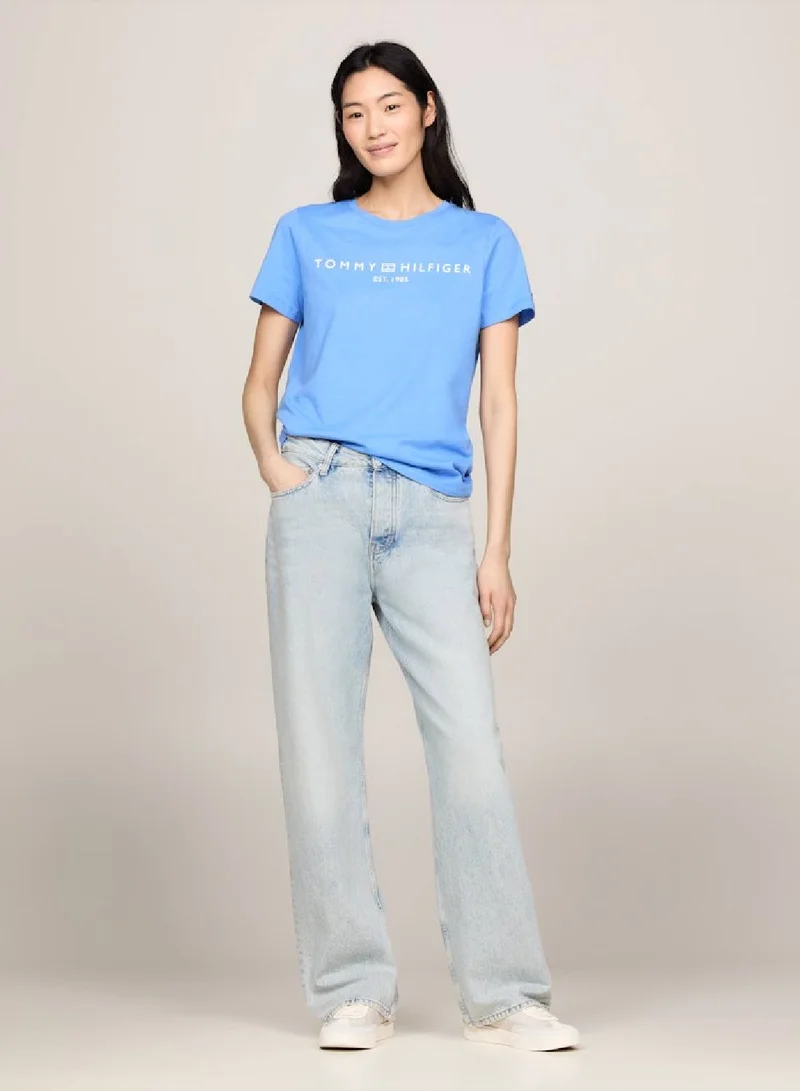 TOMMY HILFIGER Signature Featuring a Crew Neck Logo T-Shirt