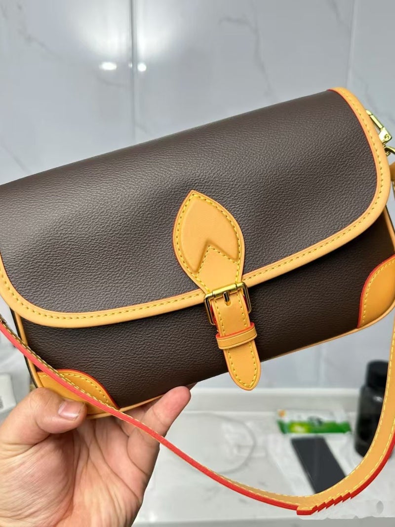 Genuine Leather First-Layer Cowhide Horizontal Square Shoulder Crossbody Messenger Bag Baguette Bag Armpit Bag - Image 2