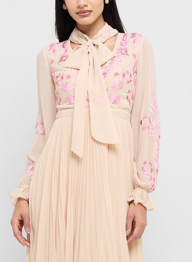 Frock and Frill Pleated Embroided Tie Detail Midi Dress - Image 3