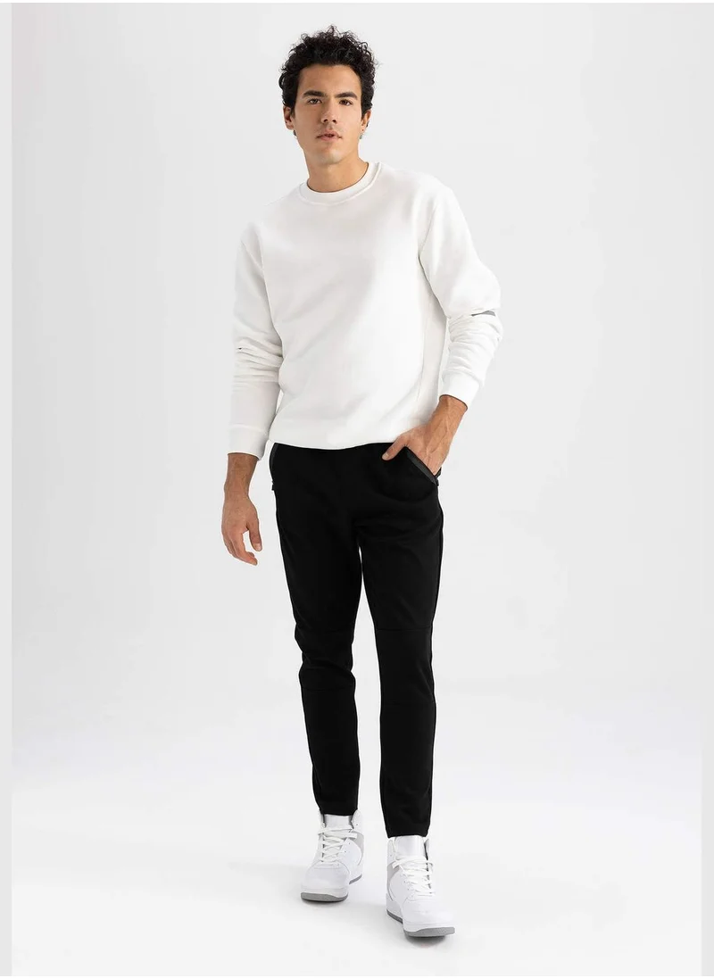 ديفاكتو Man Slim Fit Knitted Jogger