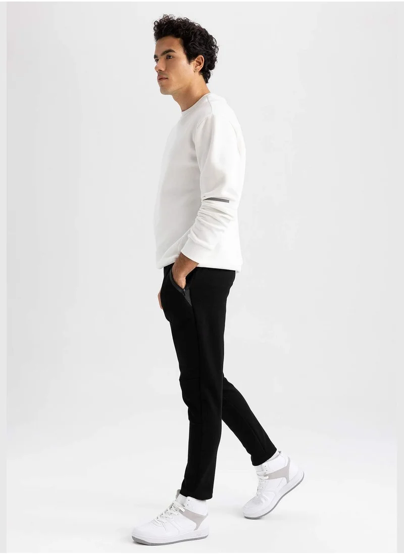 ديفاكتو Man Slim Fit Knitted Jogger