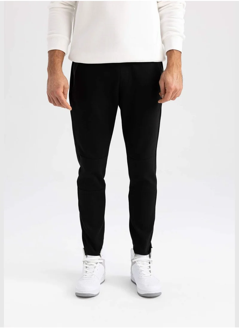 ديفاكتو Man Slim Fit Knitted Jogger