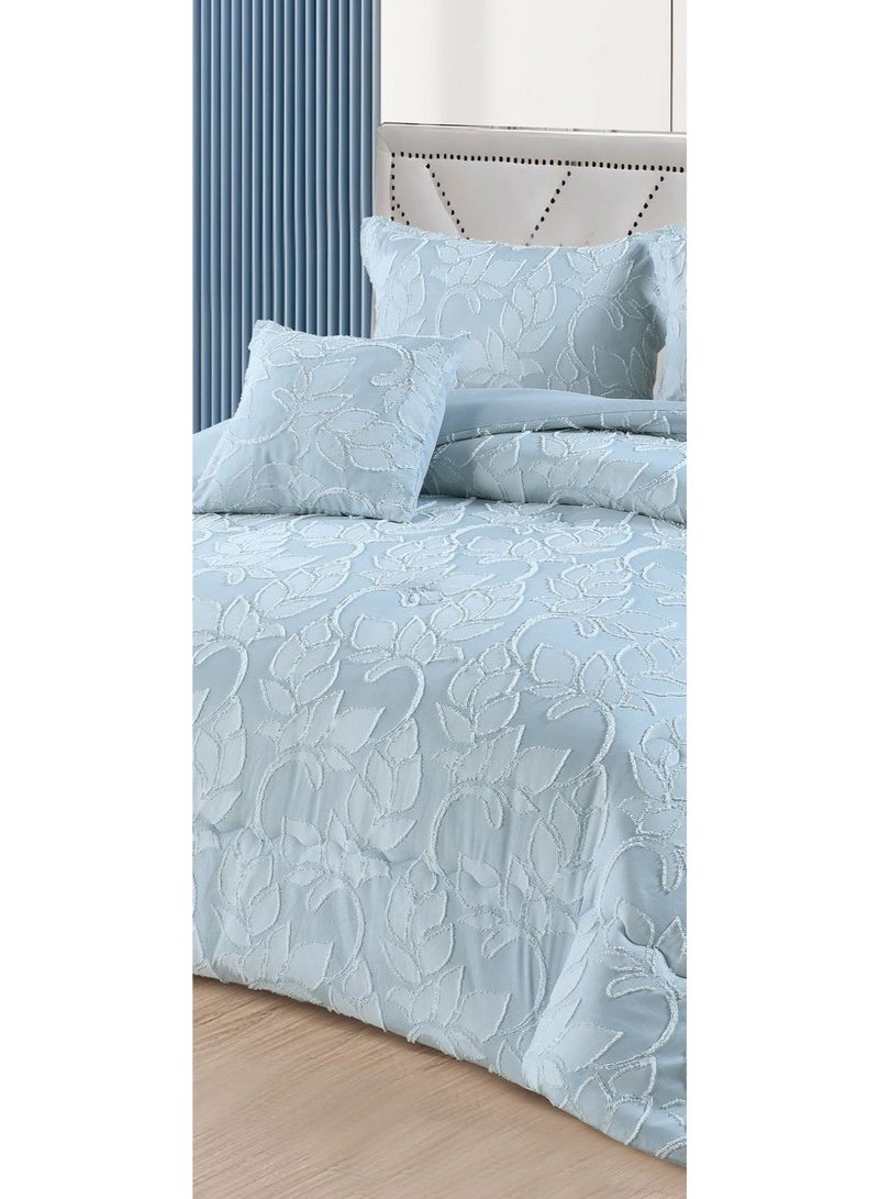A luxurious, royal double comforter set with an engraving pattern to add beauty and elegance to your room