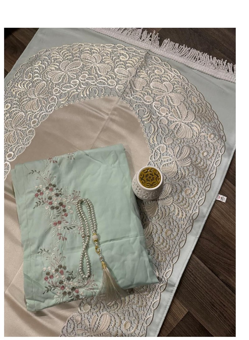 A wonderful modern and distinctive prayer set consisting of an open prayer dress with a side tie for closure, large size for women And a wonderful and soft prayer rug with distinctive beaded rosary 