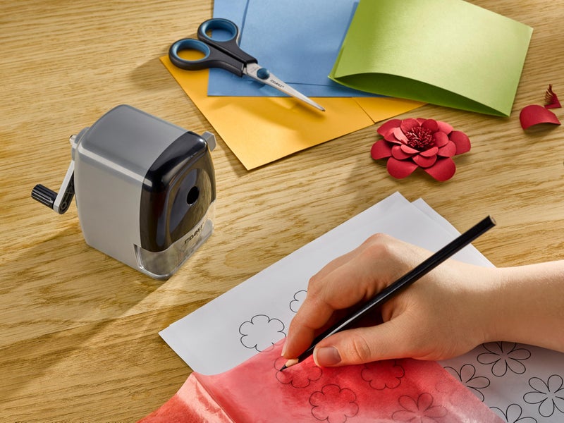 Dahle 133 Pencil Sharpener with Automatic Cutting System, Adjustable Point, Accepts Standard Graphite or Oversized Artist Pencils - Image 4