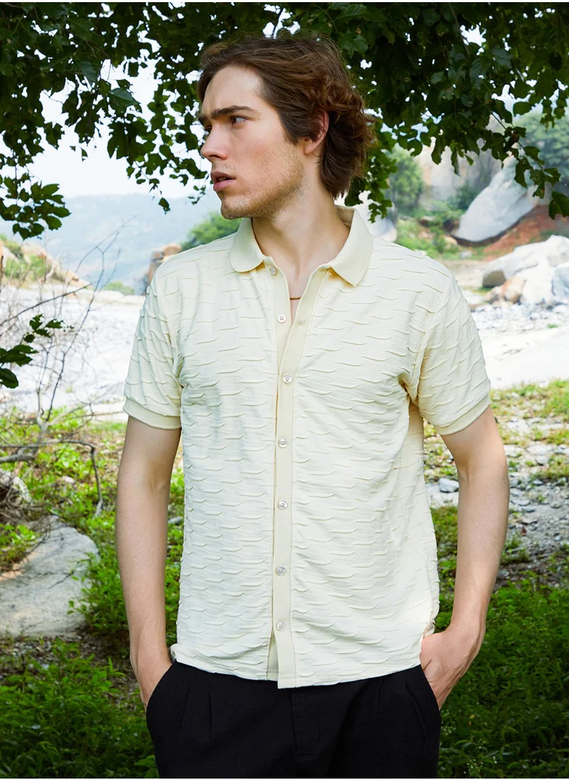 Campus Sutra Men's Off-White Solid Creased Knit Shirt