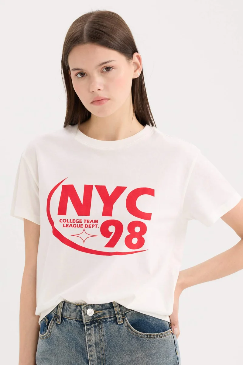 ديفاكتو Regular Fit Crew Neck Short Sleeve T-Shirt