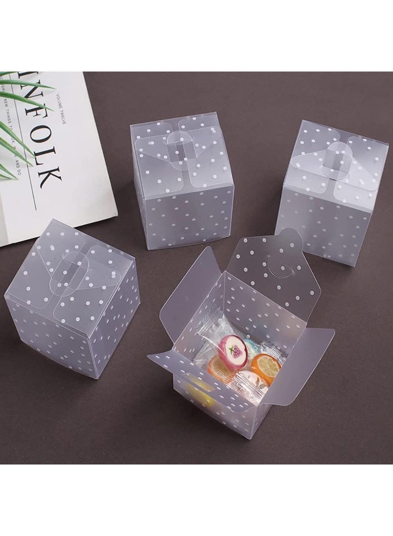 Sweet seven 50 صندوق ماكرون شفاف مزخرف بنقاط بيضاء لحفلات الزفاف وحفلات استقبال المواليد هدايا صغيرة لطيفة تناسب 2 ماكرون تشمل 1 لفة من الشريط الفضي - Image 5