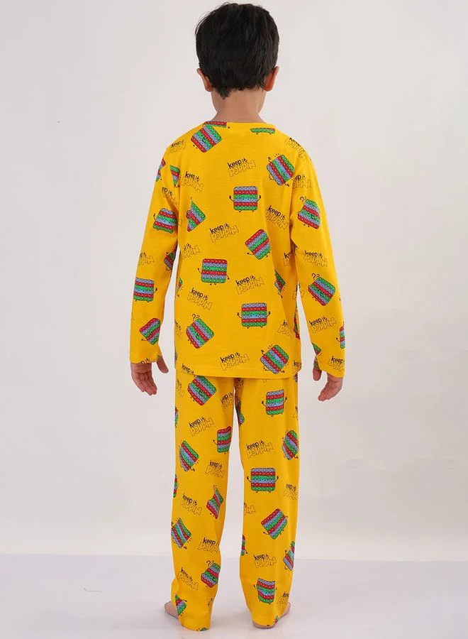 انثريلو طقم بيجاما للأولاد من أنثرلو بأكمام طويلة وطبعة شاملة باللون الأصفر