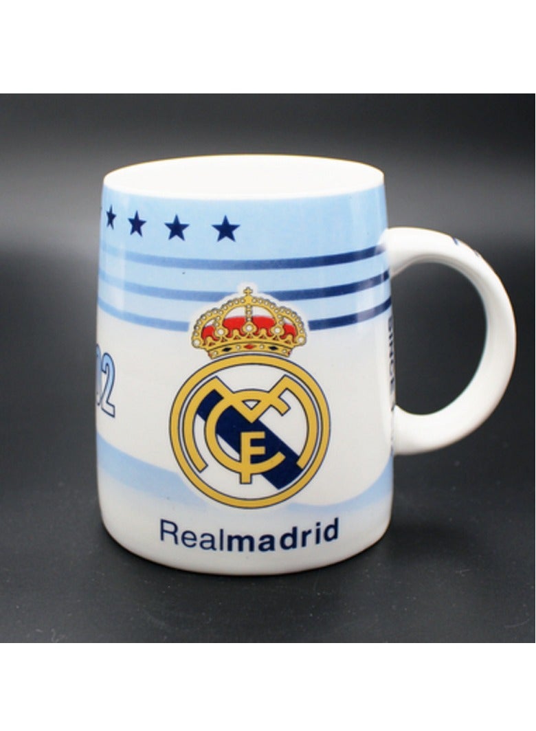 بالعربية: كوب ريال مدريد الرسمي - كوب القهوة/الشاي المثالي لهدية ريال مدريد - مستورد - أنثى/ذكر - تصميم نقابة فريق مميز.