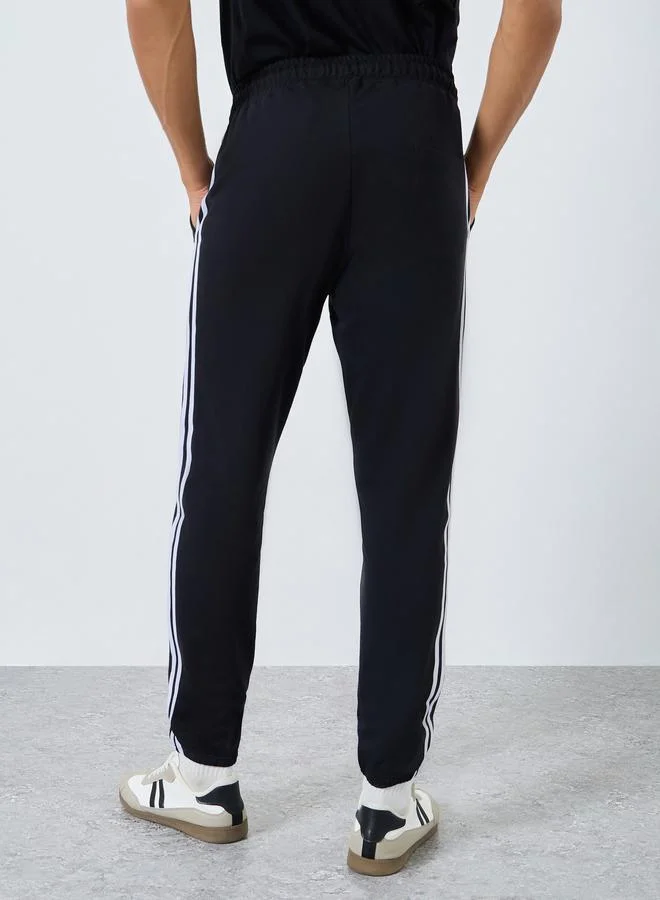 ستايلي جوغر مخطط للرجال