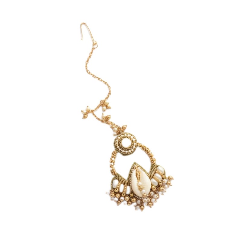 SANJOYA Traditional Cowrie Shell & Pearl Maang Tikka for Haldi Ceremony | Gold-Tone Kundan Beaded Indian Ethnic Maatha Patti with Shell & Pearl Drops | Mehndi Sangeet Wedding Head Jewellery for Women & Girls - Image 5