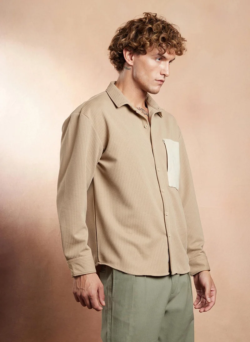 Campus Sutra Campus Sutra Men's Ecru Beige Block-Patch Oversized Shirt For Casual Wear | Spread Collar | Long Regular Sleeves | Button Closure | Oversized Shirt Crafted With Comfort Fit For Everyday Wear