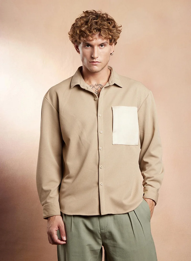 Campus Sutra Campus Sutra Men's Ecru Beige Block-Patch Oversized Shirt For Casual Wear | Spread Collar | Long Regular Sleeves | Button Closure | Oversized Shirt Crafted With Comfort Fit For Everyday Wear