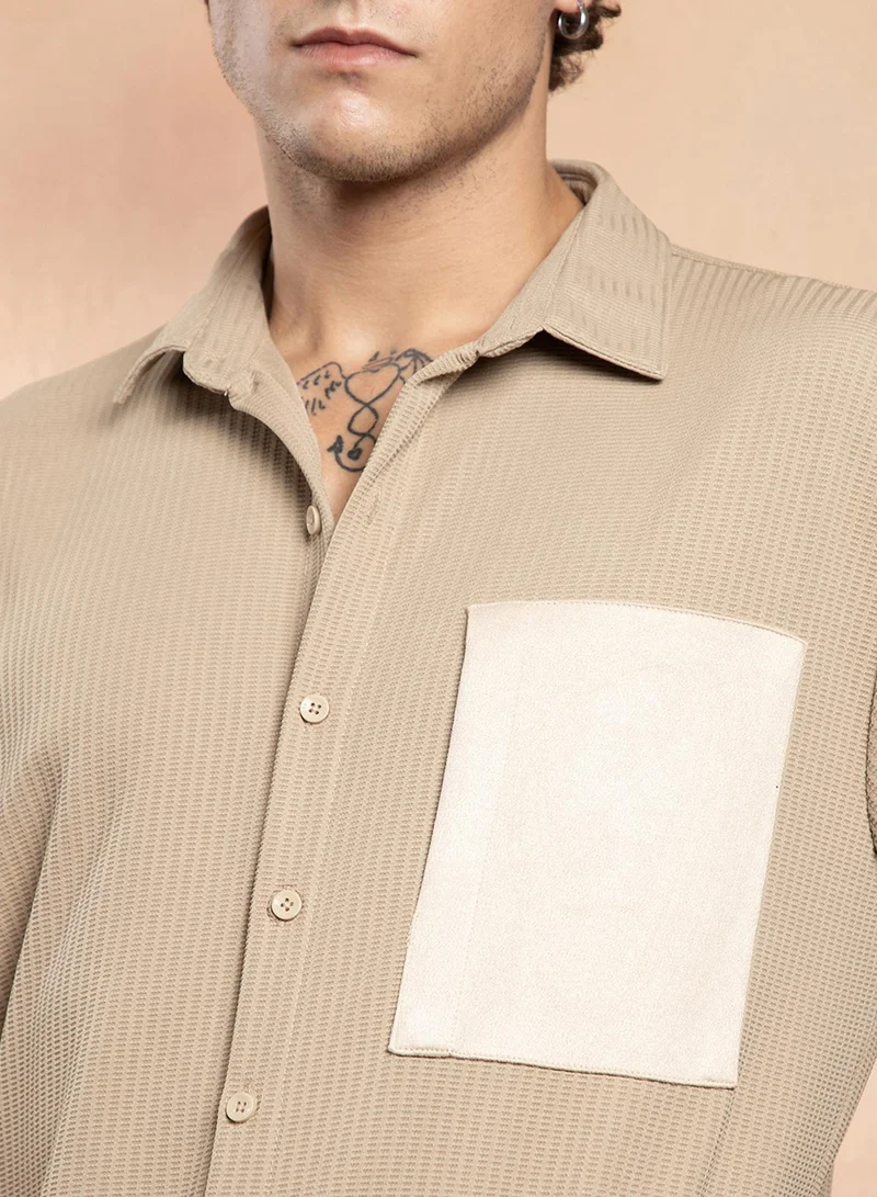 Campus Sutra Campus Sutra Men's Ecru Beige Block-Patch Oversized Shirt For Casual Wear | Spread Collar | Long Regular Sleeves | Button Closure | Oversized Shirt Crafted With Comfort Fit For Everyday Wear