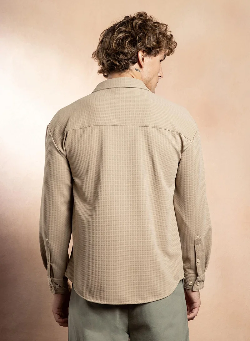 Campus Sutra Campus Sutra Men's Ecru Beige Block-Patch Oversized Shirt For Casual Wear | Spread Collar | Long Regular Sleeves | Button Closure | Oversized Shirt Crafted With Comfort Fit For Everyday Wear