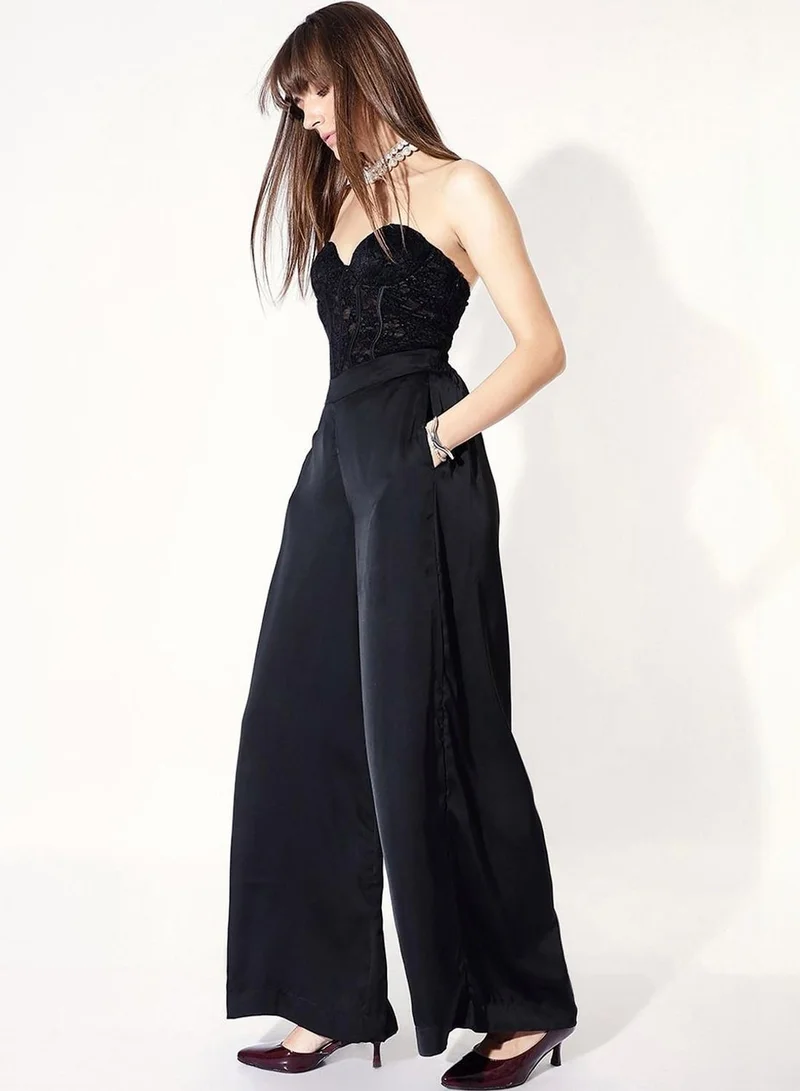 دينيس لينغو Women Black Poly Solid Full Casual Flared Trouser