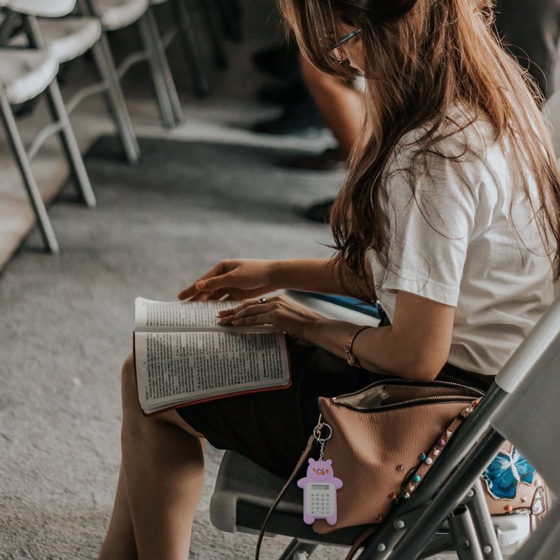 4 قطع مجموعة مفتاح دب كرتون صغير حاسبة إلكترونية محمولة للامتحانات المدرسية لون عشوائي - Image 5