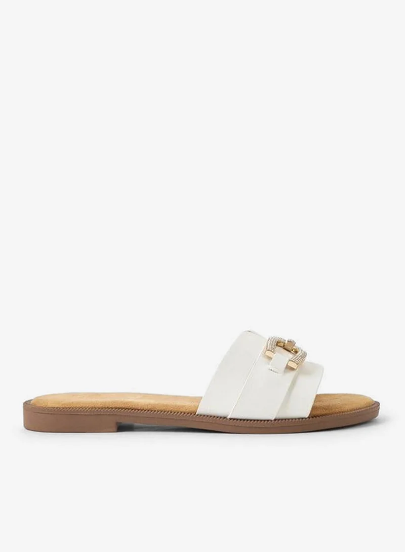سيليست Women Stone Embellished Flat Sandals