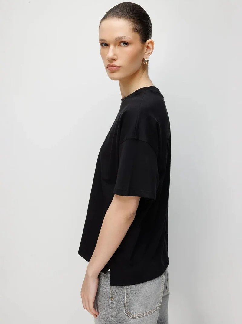 Mixray Black MIXRAY Oversized Crew Neck Plain T-Shirt with Slit for Women | Best Price UAE