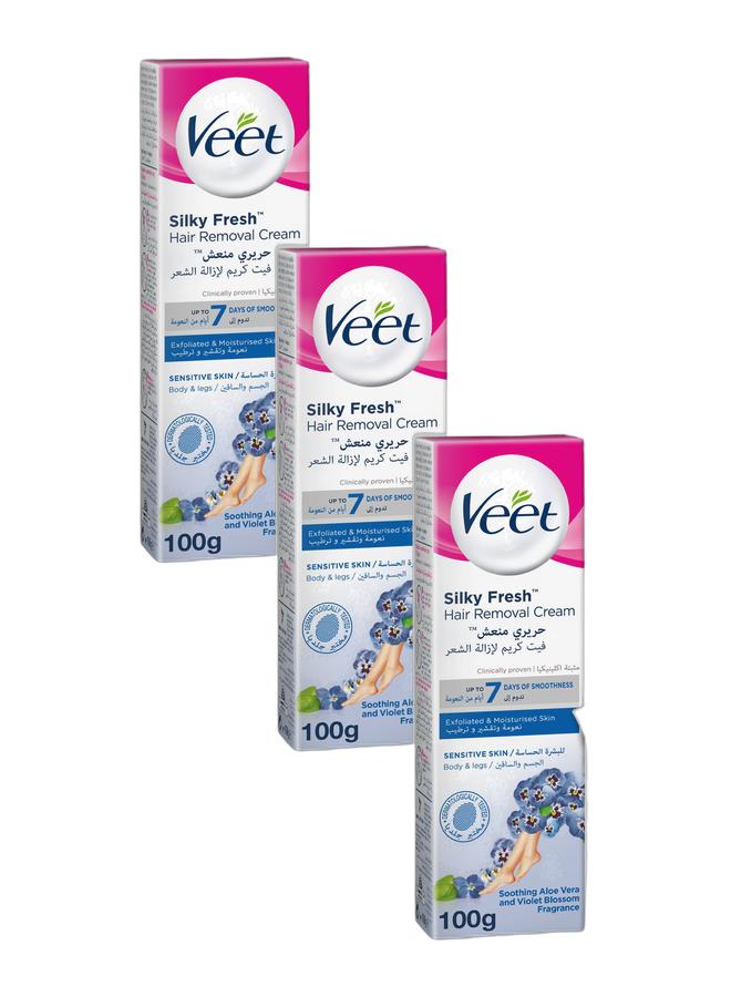 كريم إزالة الشعر المهدئ للجسم والساقين بخلاصة الصبار وزهر البنفسج، بتركيبة حريرية منعشة، مناسب للبشرة الحساسة. عبوة من 3 قطع، وزن كل قطعة 100 غرام. - Image 1