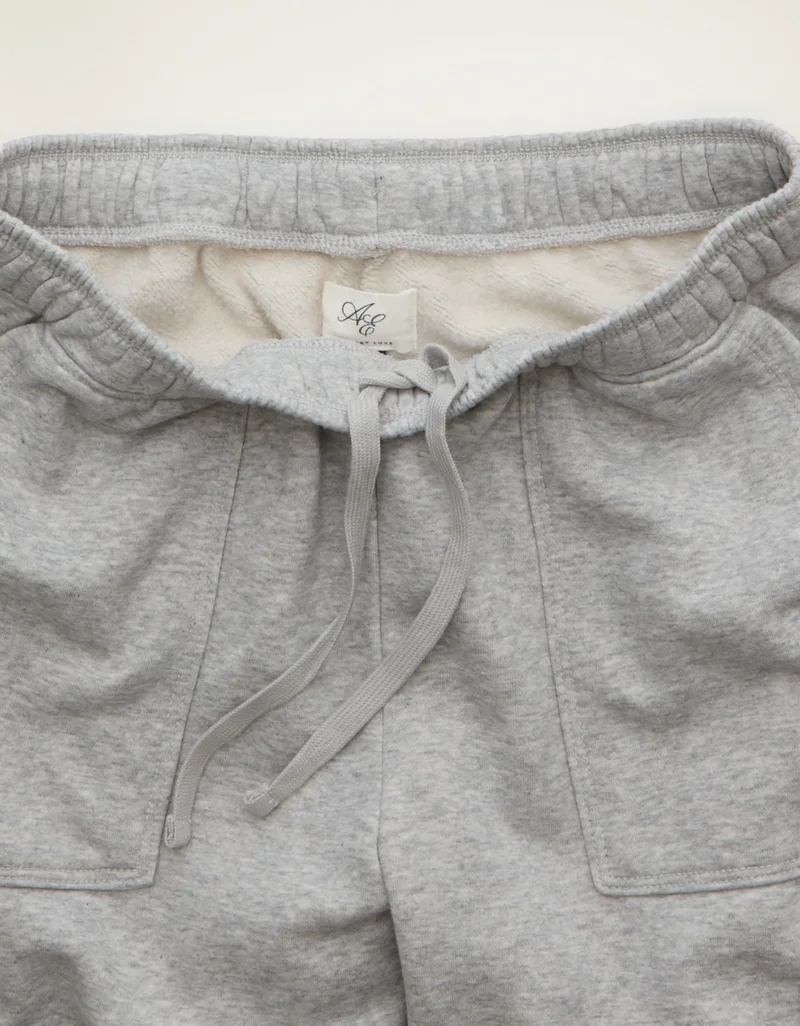 American Eagle  AE Everyday Luxe Cargo Wide-Leg Sweatpant for Women | Best Price UAE