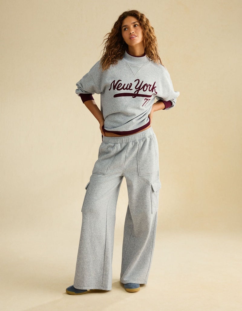 American Eagle AE Everyday Luxe Cargo Wide-Leg Sweatpant - Image 1