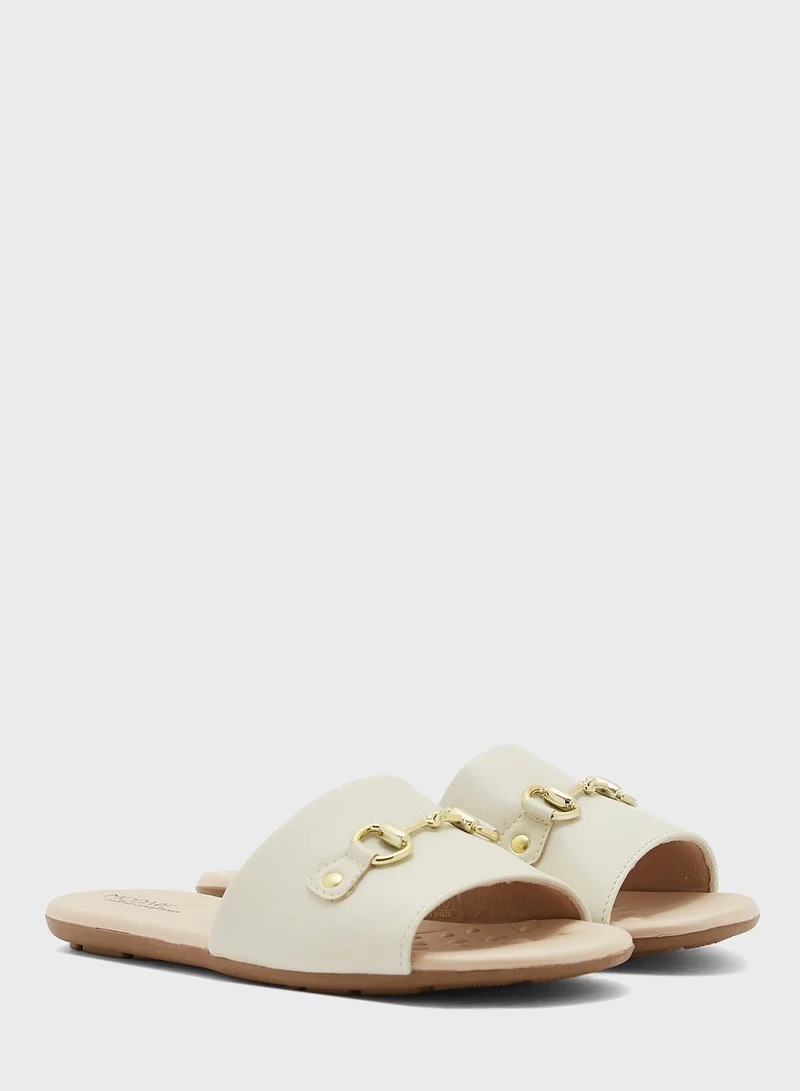 MODARE Evonne Flat Sandals