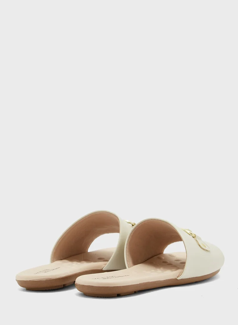 MODARE Evonne Flat Sandals