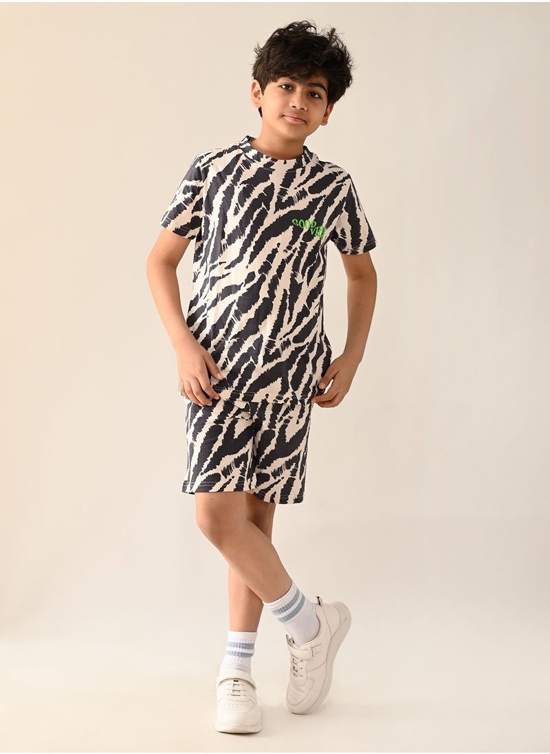 All Over Graphic Print T-shirt with Shorts Set - pzsku/Z5F47F4D25AEFFE0CD2D6Z/45/_/1721977974/eafe84ff-971c-4f3f-9cc5-34f8d84e3ff6