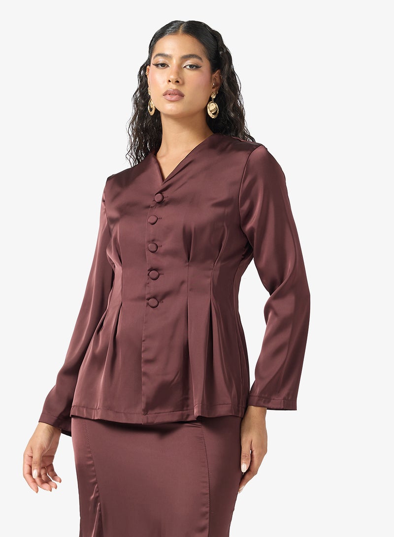 خزانة طقم بلوزة وتنورة بكسرات - Image 3