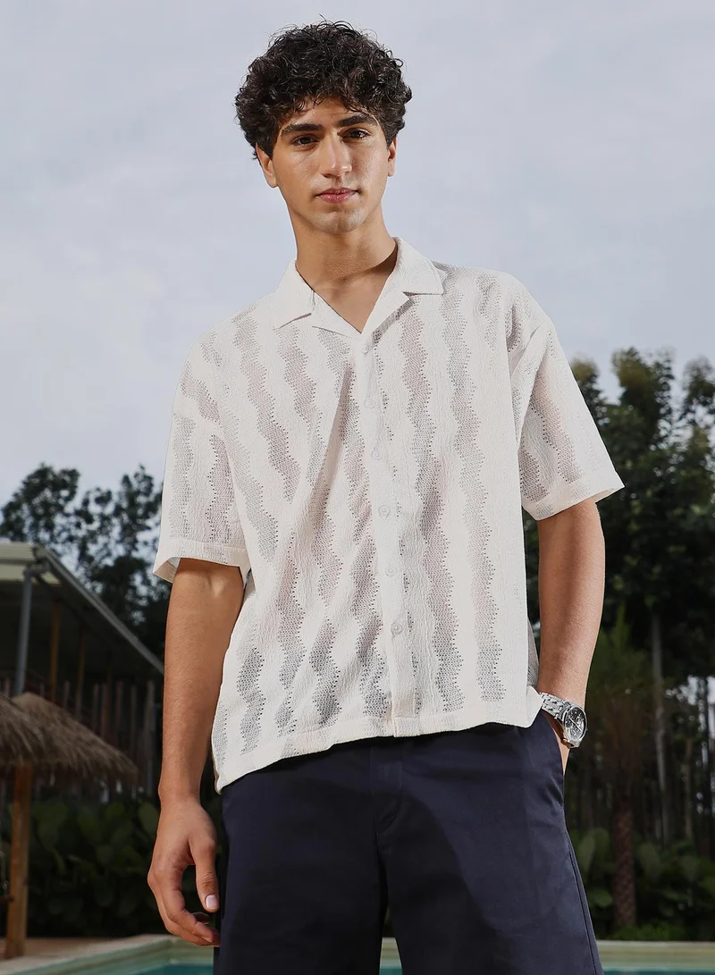 كامبوس سوترا Campus Sutra Men Swirl Flat-Knit Resort Oversized Shirt | Cuban Collar Short Regular Sleeves | Button Closure Straight Hem | Solid Jacquard | Knitted Fabric For Casual & Vacation Wear | Cloud White